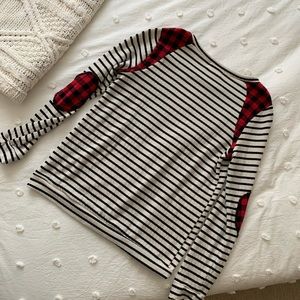 Super cute top with Buffalo plaid !